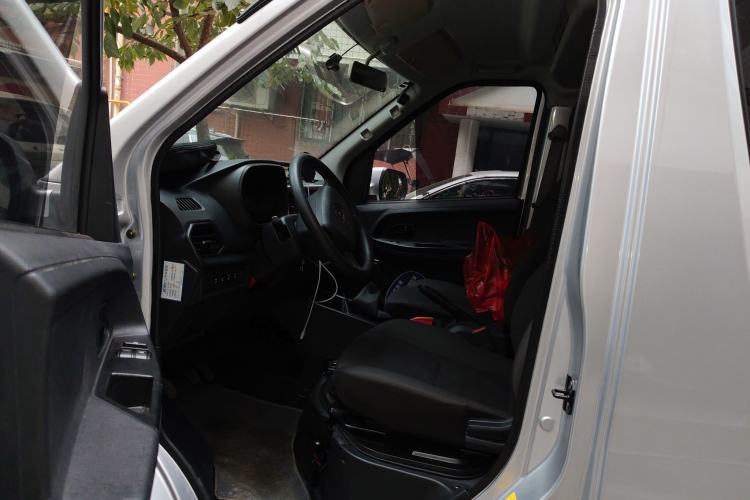 Used CHANGAN KAICHENG Ruixing M60 2023 1.6L CNG Comfort-Grade 6-Seater Passenger Vehicle