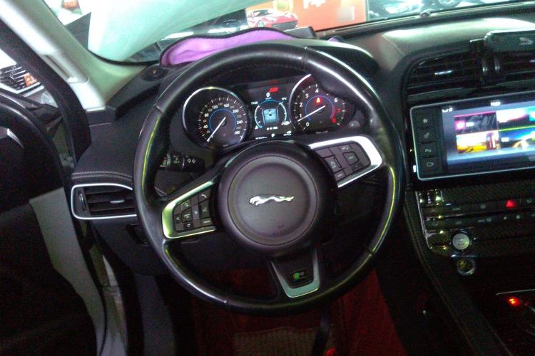 Used Jaguar F-PACE 2016 3.0 SC Four-Wheel Drive R-Sport Sport Edition
