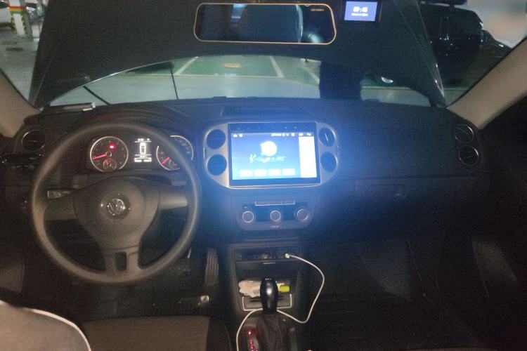 Used Volkswagen Tiguan 2016 280TSI Automatic Two-Wheel-Drive Silk Road Style Edition Center Console