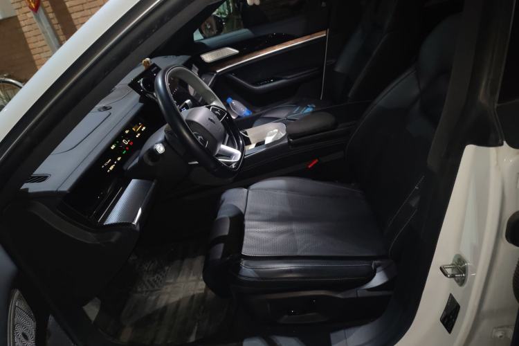 Used NETA S 2022 Extended-Range Version 1160 km Range Rear-Wheel-Drive Compact Edition Left Front Seat