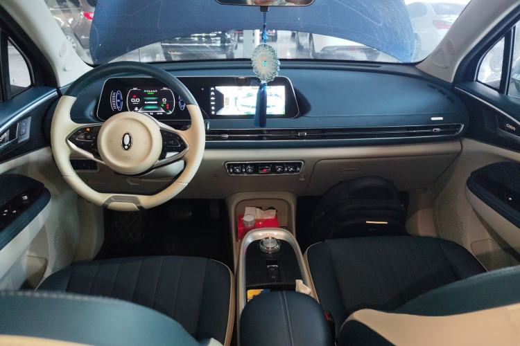 Used ORA Good Cat 2021 400km Standard Range Venus Edition Lithium-Ion Battery Center Console