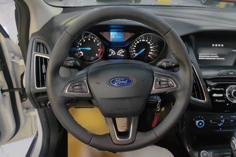 Used Ford Focus 2018 Hatchback Classic 1.6L Automatic Trendy SmartDrive Edition
