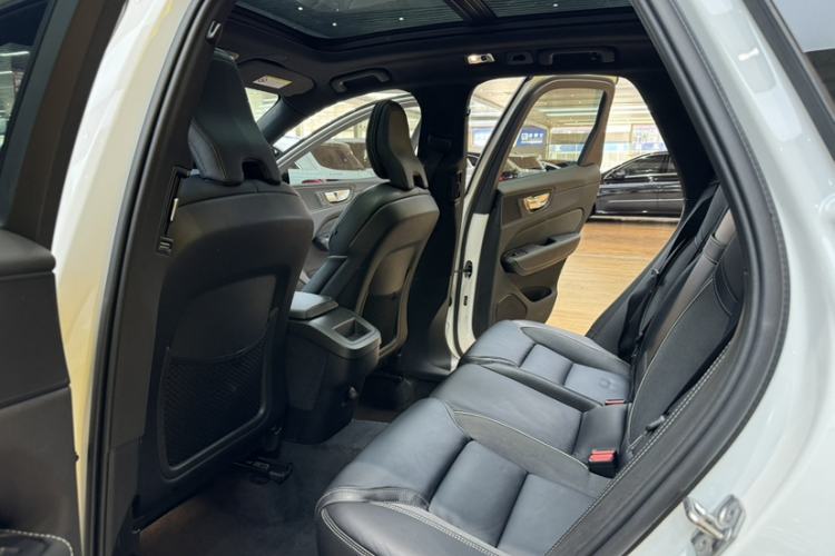 Used Volvo XC60 2021 T5 4x4 Smart & Advanced Sport Edition Interior 2