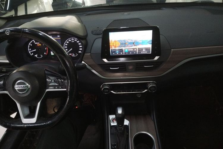 Used Nissan Teana 2021 2.0L XL Comfort Edition Center Console