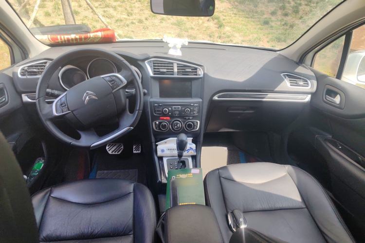 Used Citroen C4L 2014 1.6THP Intelligent Drive Automatic Dynamic Model Center Console