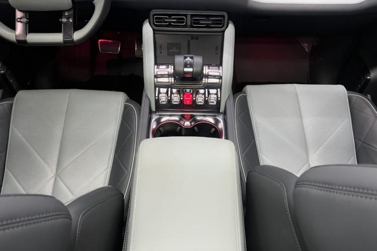 Used Formula Leopard Leopard 5 2023 Explore Edition
