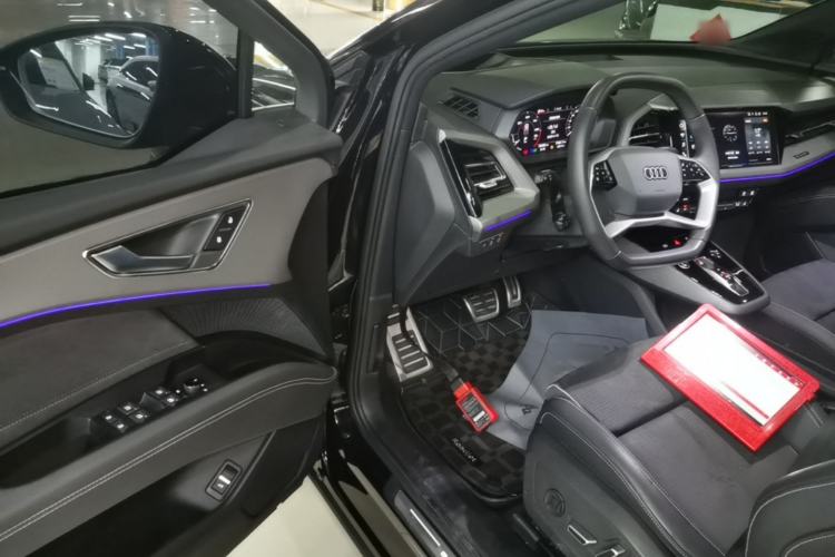 Used Audi Q5 e-tron 2023 40 e-tron Starry Edition Mecha Kit Driver Seat