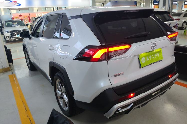 Used Toyota RAV4 2021 2.0L CVT Two-Wheel Drive Fashion PLUS Edition
