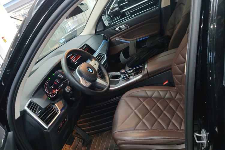 Used BMW X5 2022 Restyled xDrive 30Li Luxury Version M Sport Package
