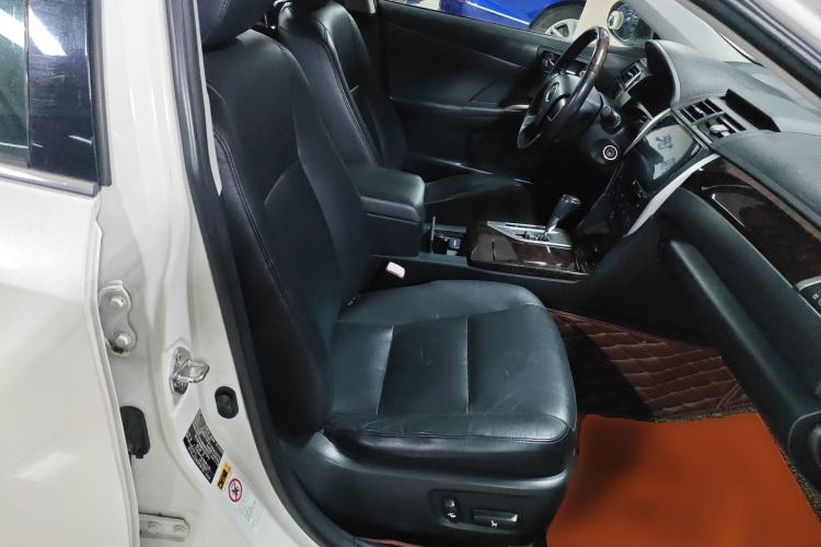 Used Toyota Camry 2015 2.0G Premier Edition
