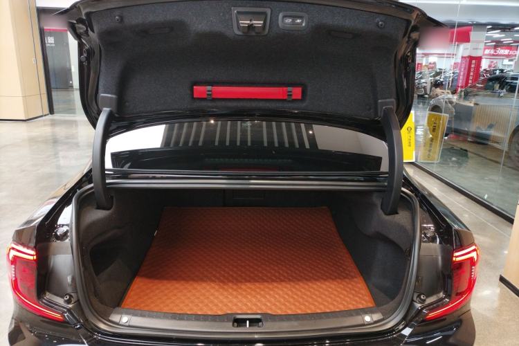 Used Volvo S90 2025 B5 Zhiyuan Luxury Edition Trunk