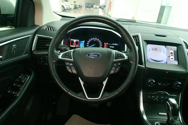 Used Ford Edge 2018 EcoBoost 245 Two-Wheel-Drive Titanium 7-Seater China VI Standard
