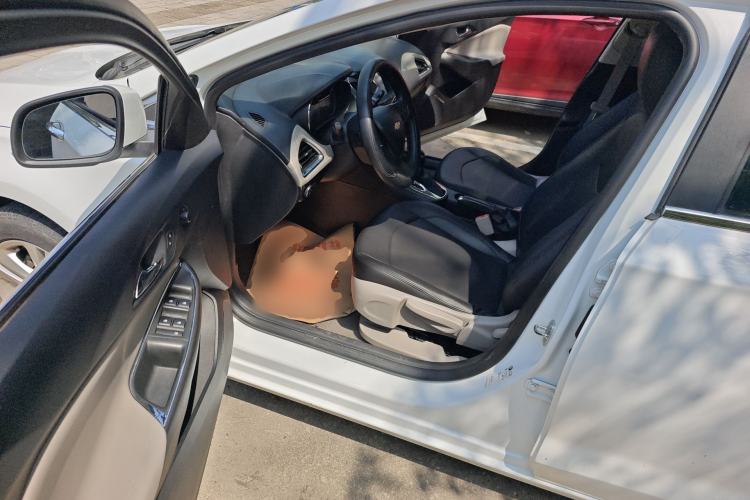 Used Chevrolet Cruze 2015 1.5L Automatic Luxury Edition Driver Seat