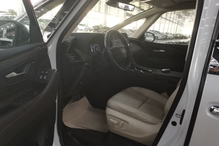 Used Toyota Alphard 2024 Dual-Engine 2.5L Deluxe Edition
