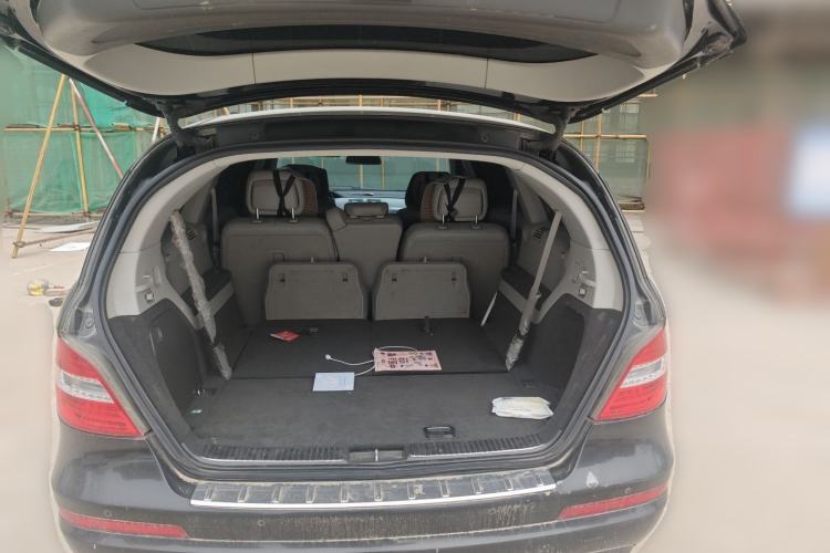 Used Mercedes-Benz R-Class 2015 R 320 4MATIC Luxury Model Trunk