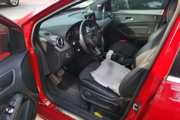 Used Mercedes-Benz B-Class 2015 B 200 Sport Edition Driver Seat