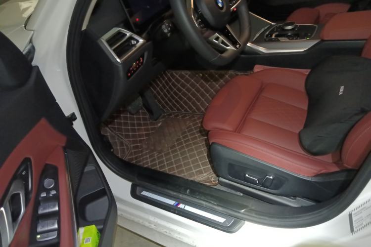 Used BMW 3 Series 2025 325i M Sport Package Left Front Seat