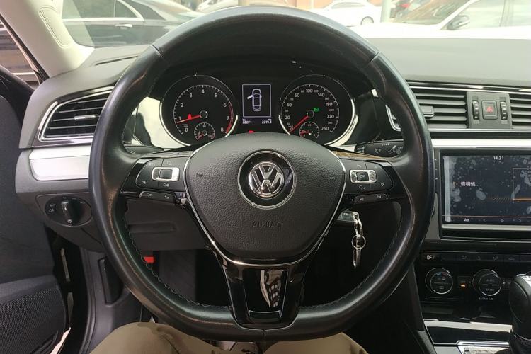 Used Volkswagen Lamando 2018 280TSI DSG Comfort Edition Steering Wheel