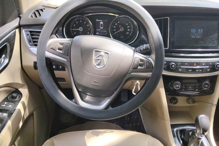 Used Baojun 730 2016 1.5L Manual Luxury Edition 7 Seats Steering Wheel