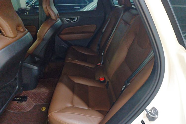 Used Volvo XC60 2023 B5 4x4 Smart Luxury Edition