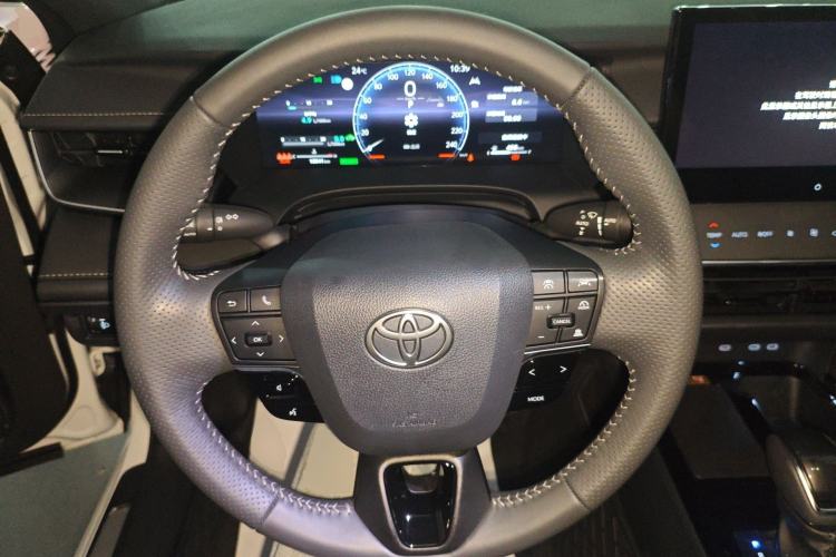 Used Toyota Camry 2024 Dual-Motor 2.0 HXS Sport Plus Edition Steering Wheel