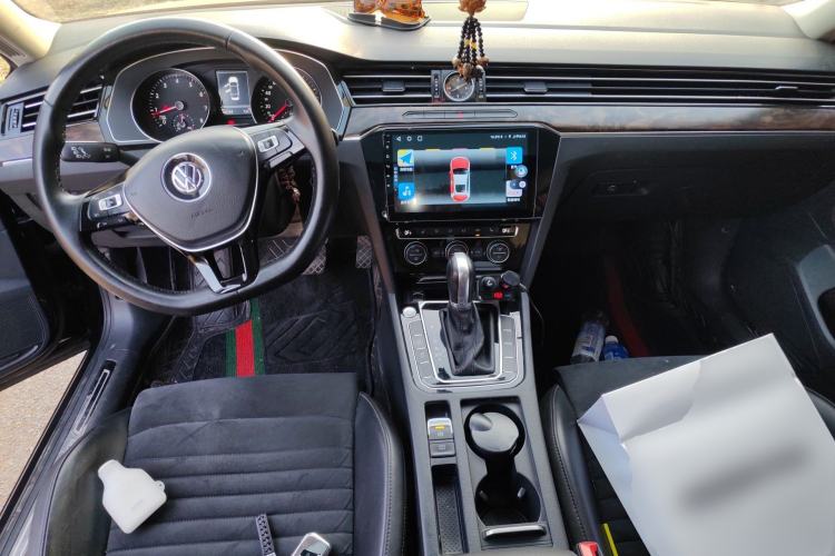 Used Volkswagen Magotan 2018 330TSI DSG Luxury Model Center Console