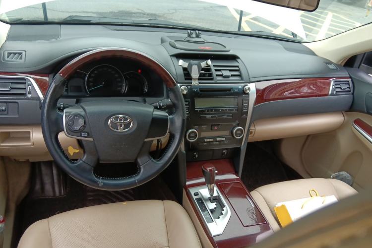 Used Toyota Camry 2013 2.0G Comfort Edition Center Console