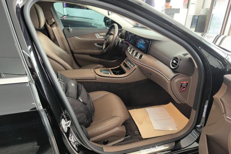 Used Mercedes-Benz E-Class New Energy 2023 E 350 e L Plug-in Hybrid Sedan
