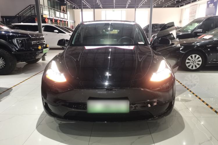 Used Tesla Model Y 2023 Rear-Wheel-Drive Version Front