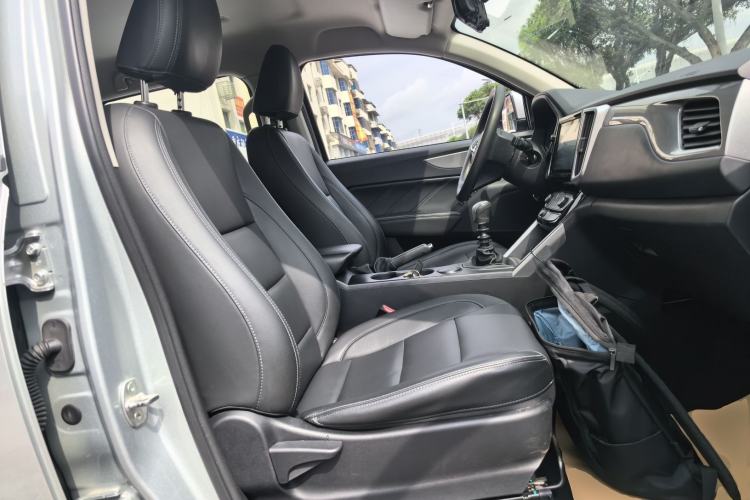 Used Great Wall Poer 2019 2.0T Commercial Version Manual Diesel Two-Wheel Drive Elite Long-Box GW4D20M Right Front Seat