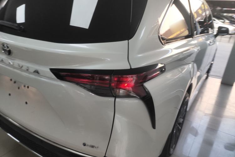 Used Toyota Granvia 2024 2.5L Hybrid Comfort Edition