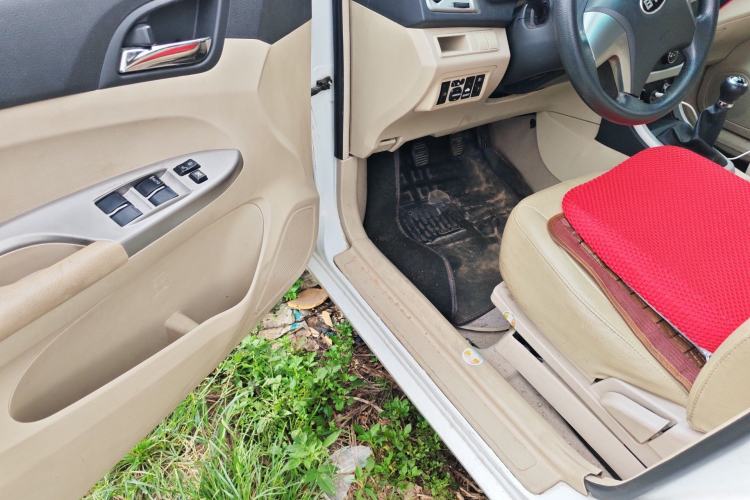 Used BYD F3 2014 1.5L Manual Luxury Model Driver Seat