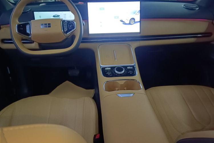 Used Geely Galaxy Xingjian 7 EM-i 2025 120km Flagship Edition Center Console