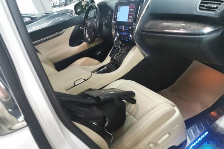 Used Toyota Alphard 2020 Dual-Engine 2.5L Prestige Edition Right Front Seat