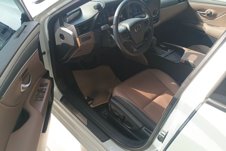 Used Lexus ES 2025 200 Premium Edition