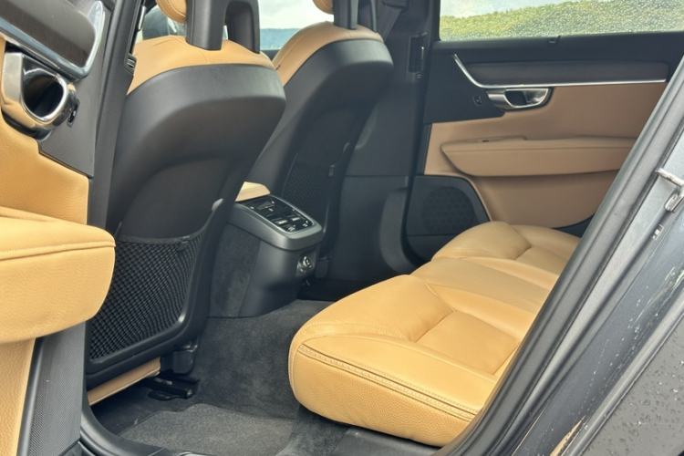 Used Volvo V90 2017 Cross Country T5 AWD Smart Range Edition
