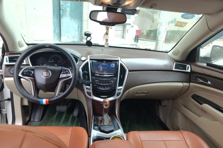 Used Cadillac SRX 2013 3.0L Luxury Model Center Console