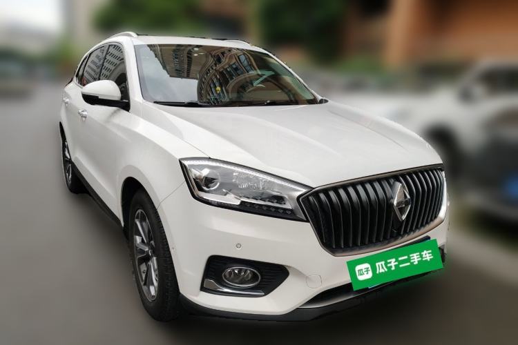 Used BORGWARD BX7 2018 28T Two-Wheel Drive Luxury Version 5 Seats China V Emission Standard Front Right 45 Deg