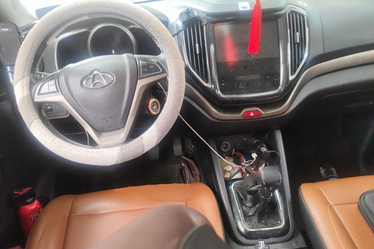 Used CHANGAN OSHAN CX70 2016 1.6L Manual Luxury Model Center Console