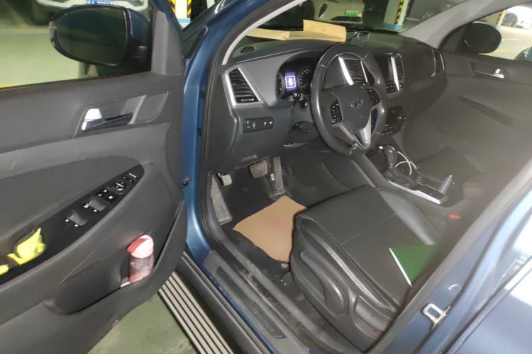 Used Hyundai Tucson 2015 1.6T Dual-Clutch Two-Wheel-Drive Leading Model
