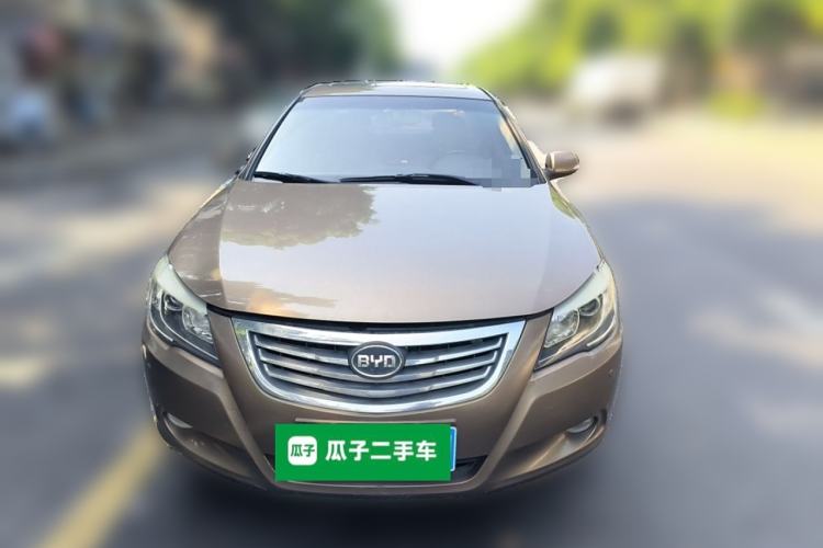 Used BYD G6 2013 2.0L Manual Luxury Version
