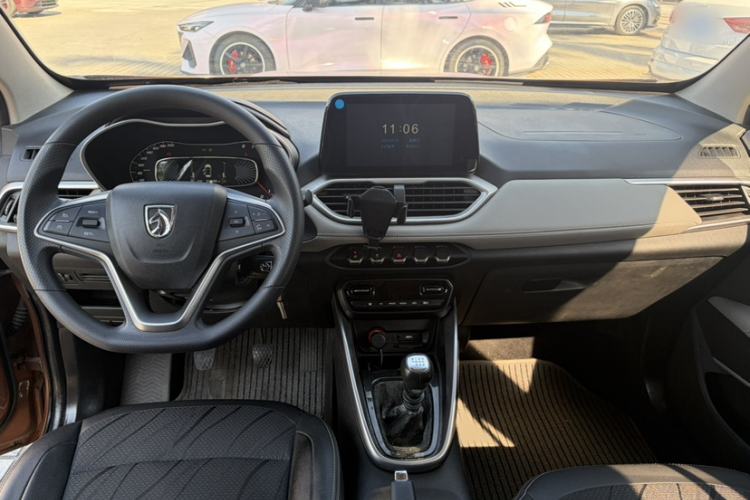 Used Baojun 510 2017 1.5L Manual Fashion Model