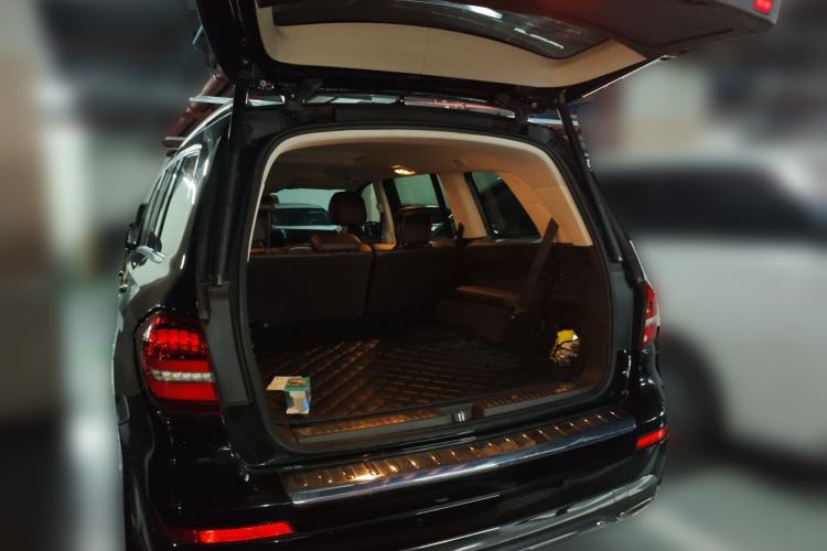 Used Mercedes-Benz GLS 2018 Facelift GLS 320 4MATIC Trunk