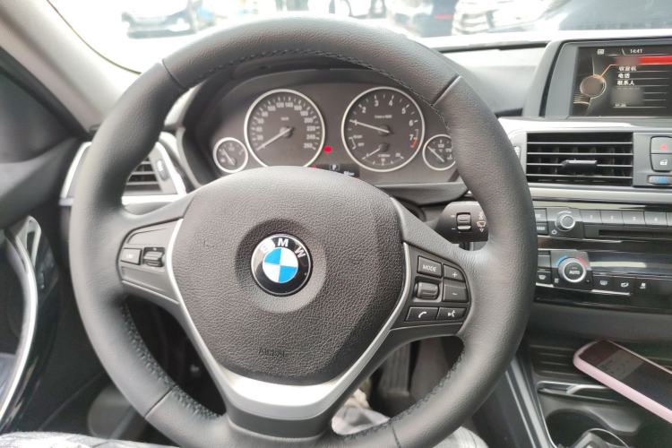 Used BMW 3 Series 2016 320Li Ambition Model
