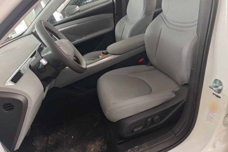 Used XPeng MONA M03 2025 600 with Ultra-Long Range Max Left Front Seat