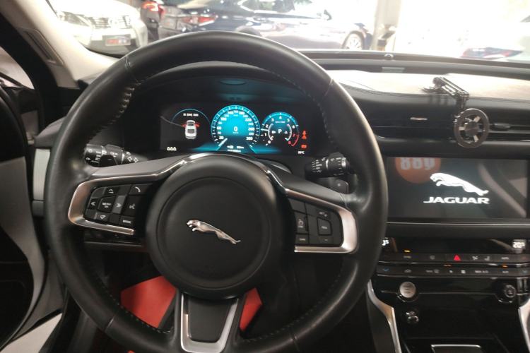 Used Jaguar XFL 2020 XFL 2.0T P200 Two-Wheel-Drive Elite Edition Steering Wheel