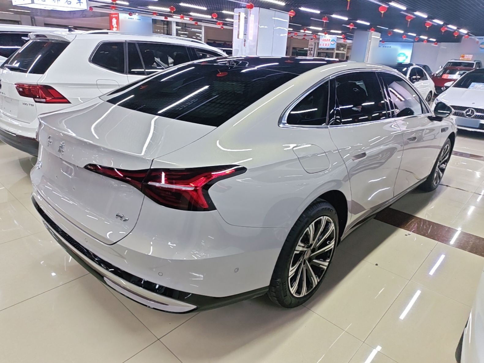 Hongqi H7 PHEV 2026 Model 210 Four-Wheel Drive Intelligent Hybrid — снимка 6
