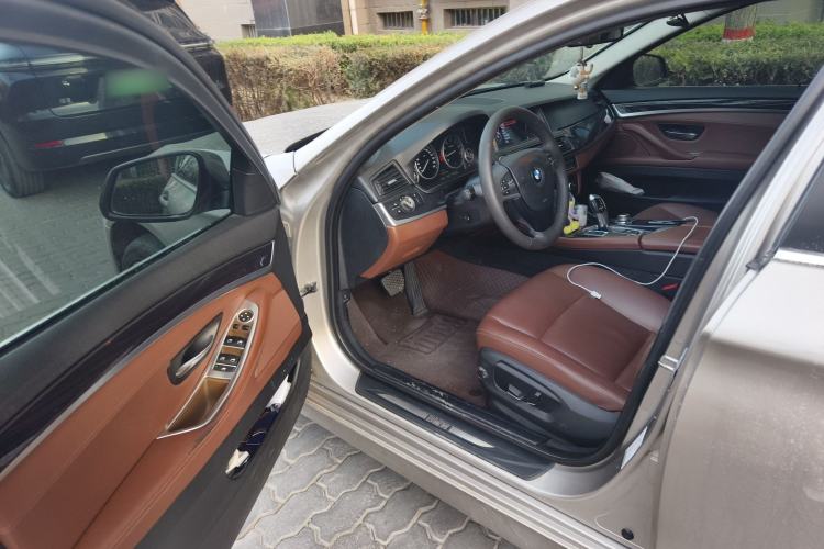 Used BMW 5 Series 2014 520Li Elegant Model

