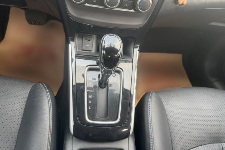 Used Nissan Sylphy 2019 1.6XV CVT Smart Connect Luxury Edition China VI Standard Interior 2