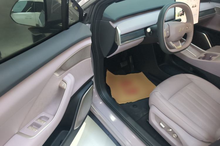 Used ONVO L60 2024 60 kWh Rear-Drive Version Driver Seat